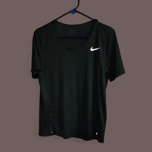 Nike Universal Athlete women's city sleek black Dri Fit ss to medium